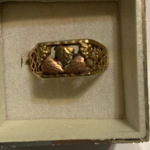 14 k Black Hills Gold ring.